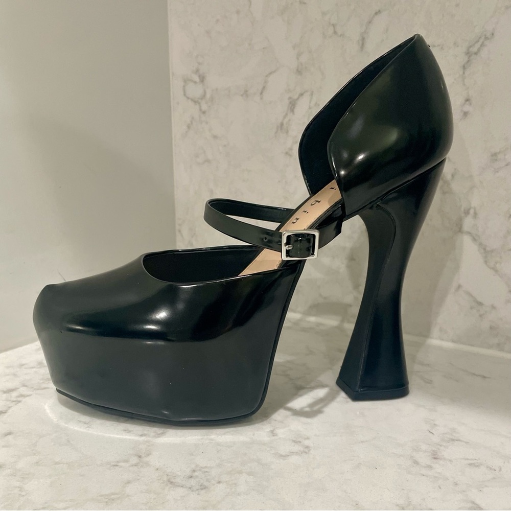Gianni Bini Black Patent Platform Mary Jane Heels